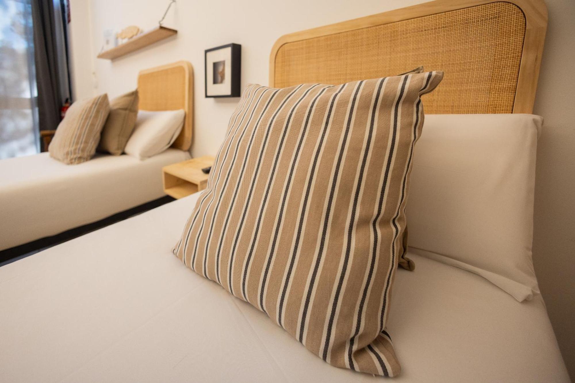 Florit Flats - The Pitiusas Rooms Valencia Exterior foto